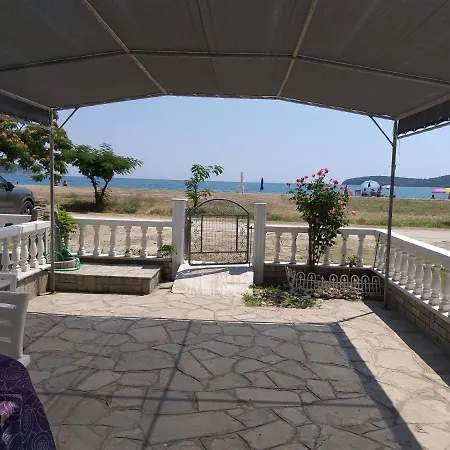 Zefi's Sea * Nea Peramos (Macedonia)