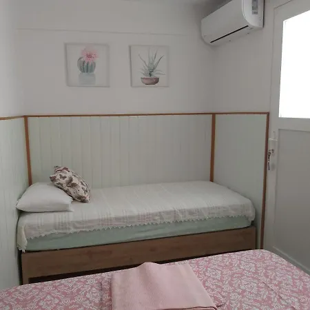 Zefi's Sea Apartment Nea Peramos (Macedonia)